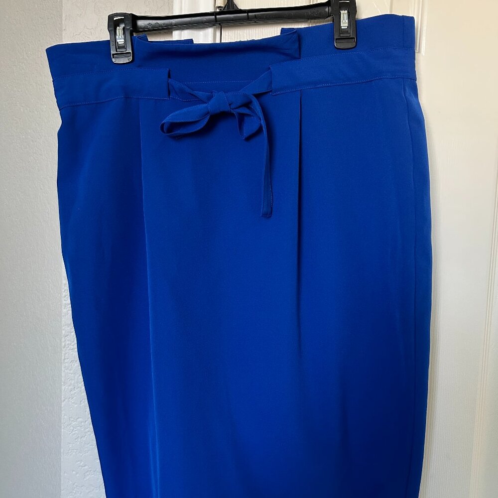 Liz Claiborne Knee Length Skirt - Blue - Size 14